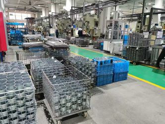 Guangzhou Fuheng Auto Parts Supply Chain Co., Ltd. ligne de production en usine