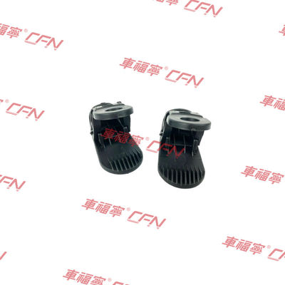 La boîte à bagages avant de la Tesla Model 3 17-23 Crochet gauche L 1116002-00-C