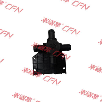 Les pièces détachées de la Tesla Model S sont en plastique.