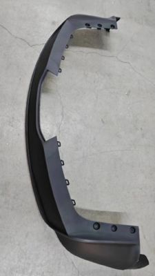 Section inférieure du pare-chocs arrière Tesla Model X avec ouverture pour crochet de remorquage 168x32x10mm