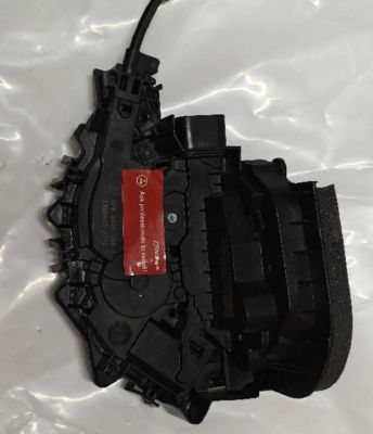 Tesla Model 3 2023+ Loquet de porte droite 1738946-01-D 33x28x12mm